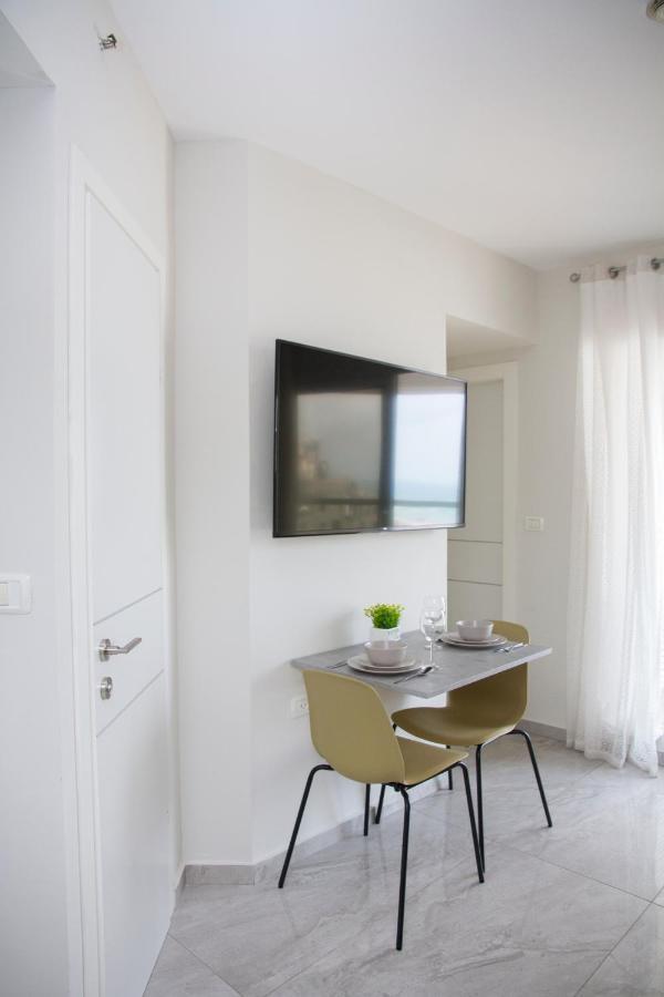 Apartments4You Leonardo 11 Bat Yam Exteriör bild