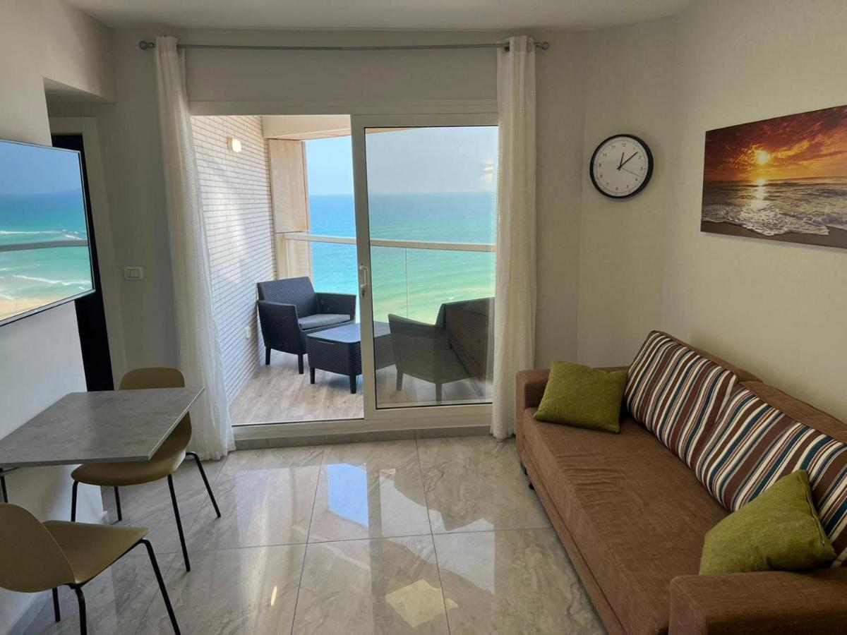 Apartments4You Leonardo 11 Bat Yam Exteriör bild